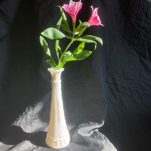 Vintage Anchor Hocking Milk Glass Slender Bud Vase